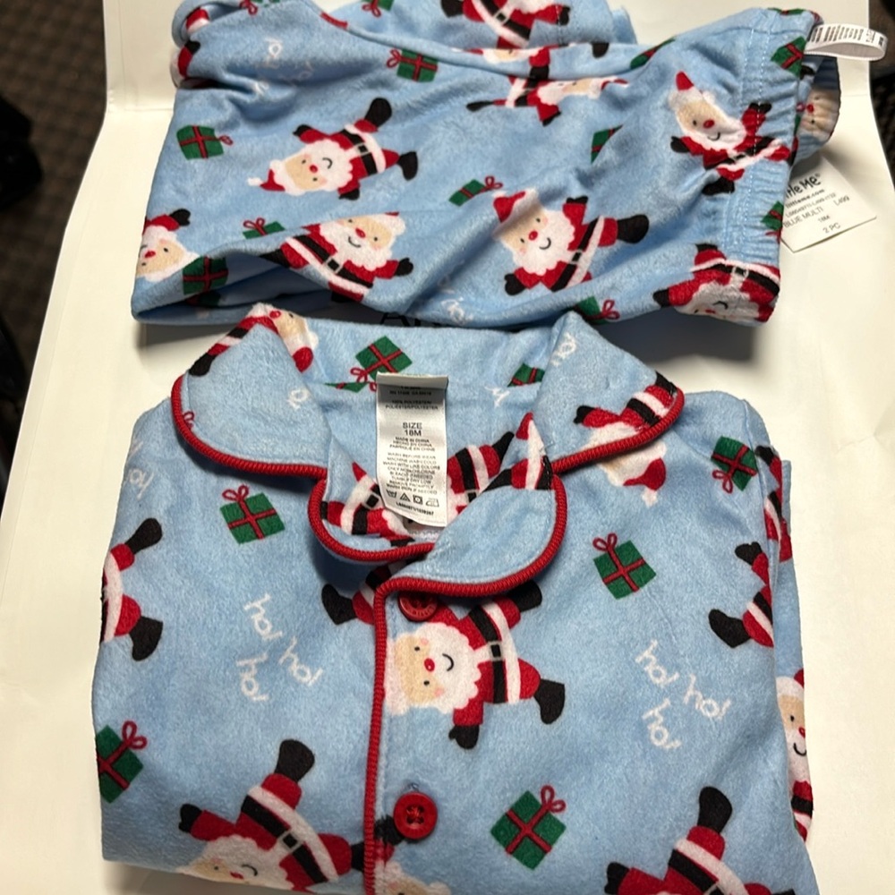 Little me Santa Christmas fleece pajama set 18 months 2 for $25 ⭐️